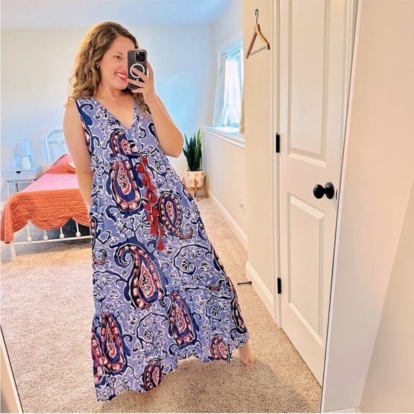 Tuckernuck Dresses & Skirts - Tuckernuck La Plage Dress Maxi Sleeveless Tassel in Blue Red Print